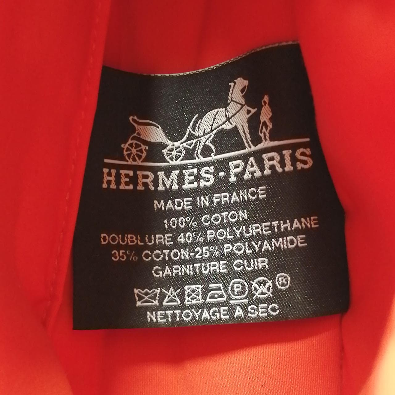 Bolid pouch orange, has dirt on the bottom. 10