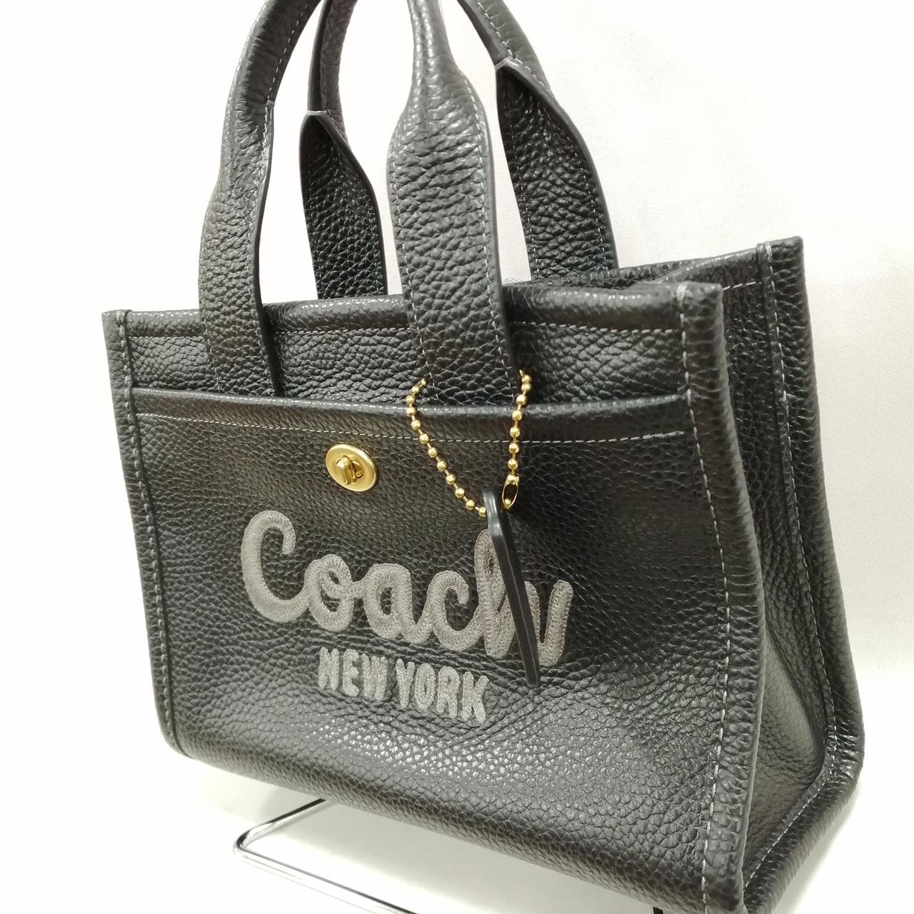 Cargo Tote 26 Black CAM66 2