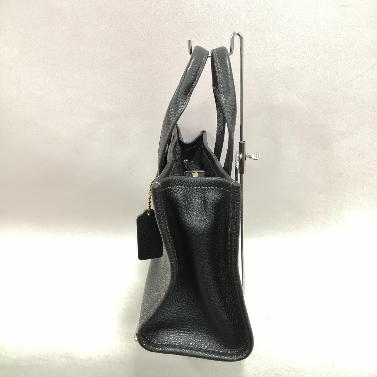 Cargo Tote 26 Black CAM66 3