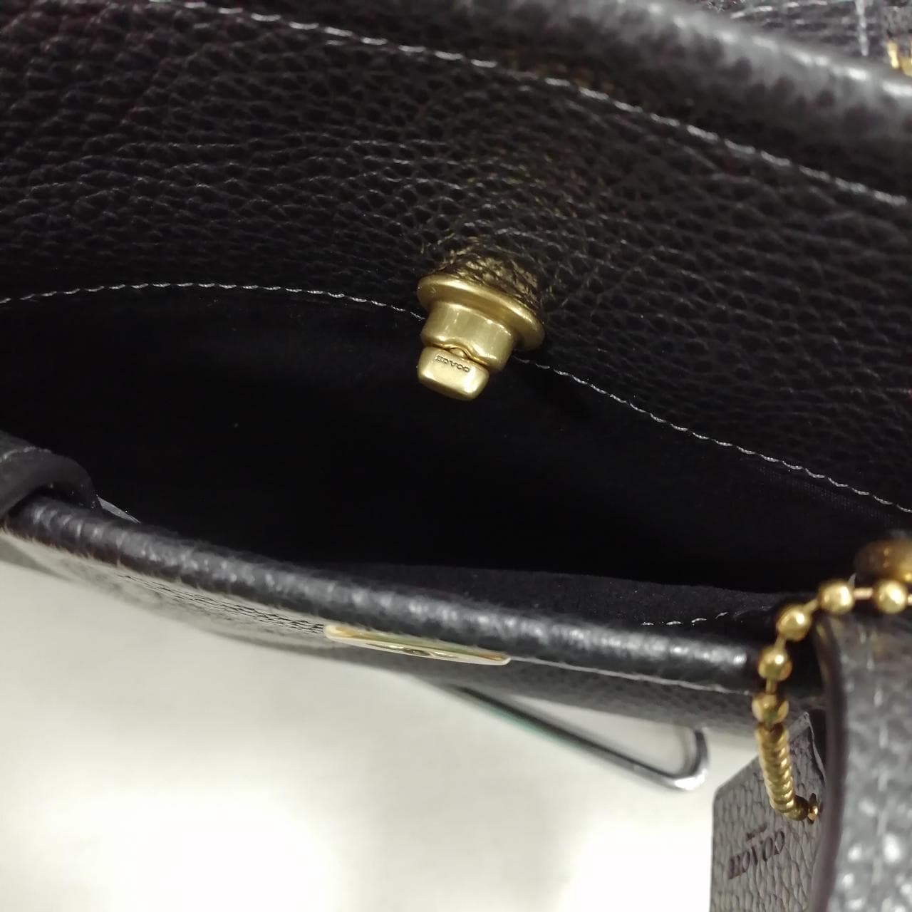 Cargo Tote 26 Black CAM66 12