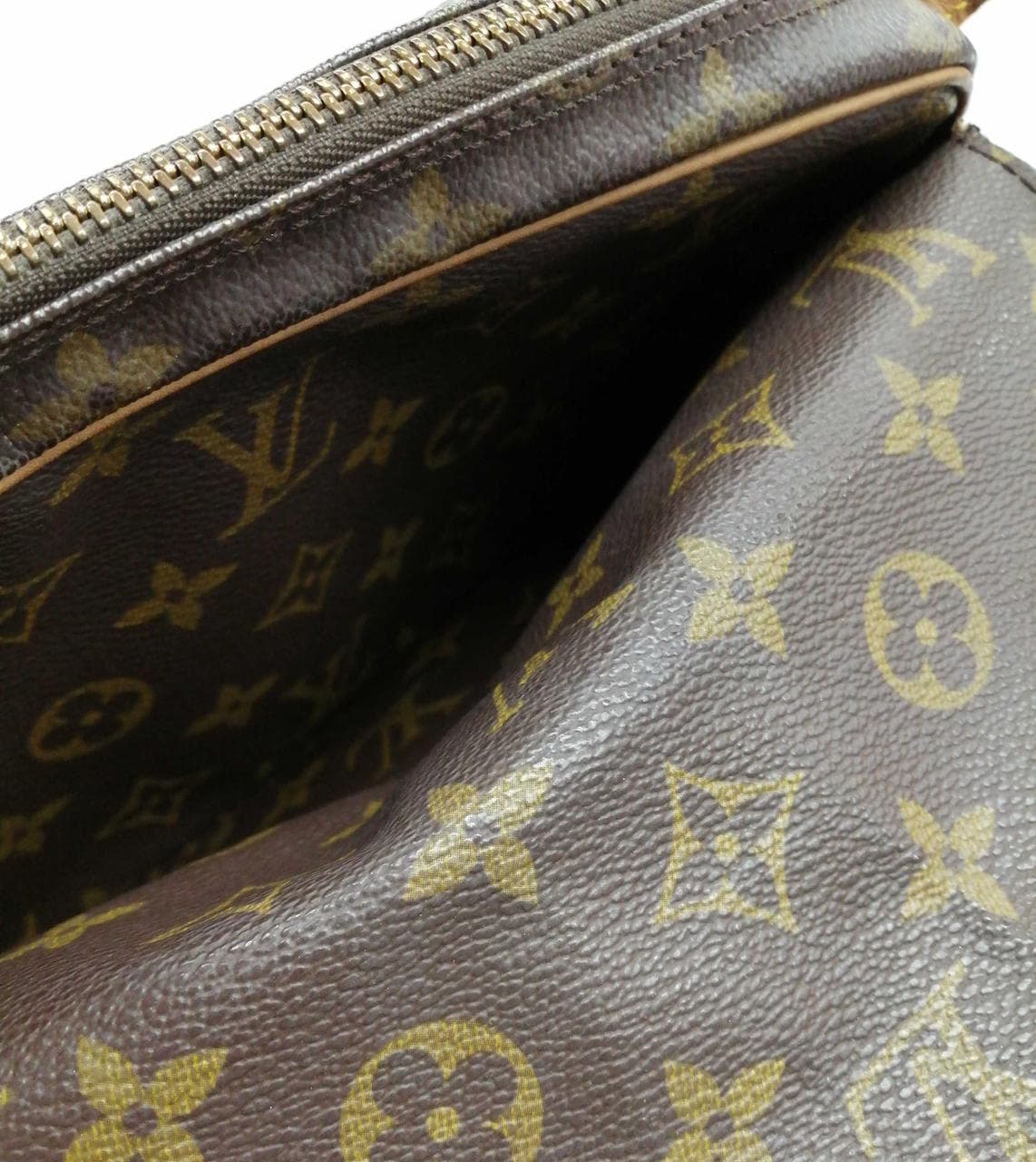 Louis Vuitton Saint Germain 24 M51210 pocket peeling 4