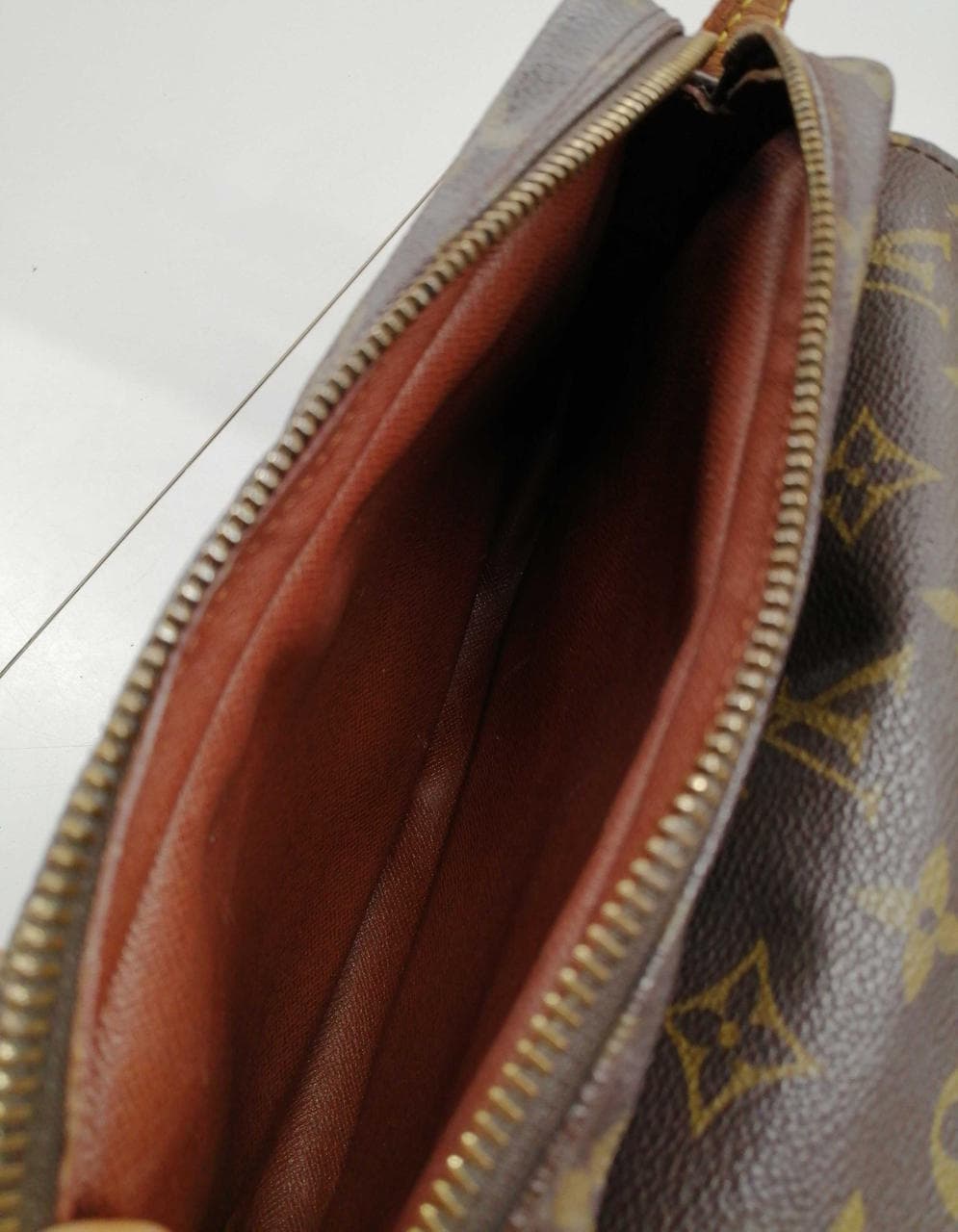 Louis Vuitton Saint Germain 24 M51210 pocket peeling 5
