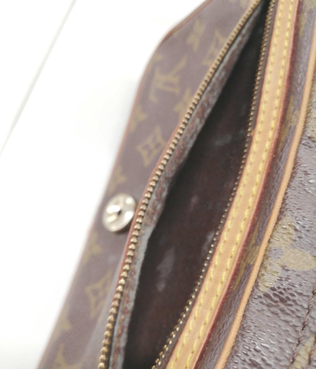 Louis Vuitton Saint Germain 24 M51210 pocket peeling 6
