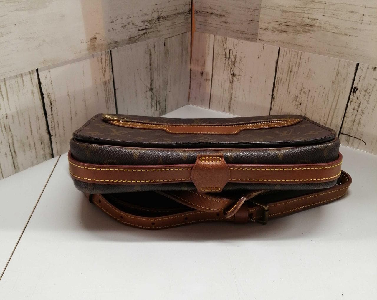 Louis Vuitton Saint Germain 24 M51210 pocket peeling 9