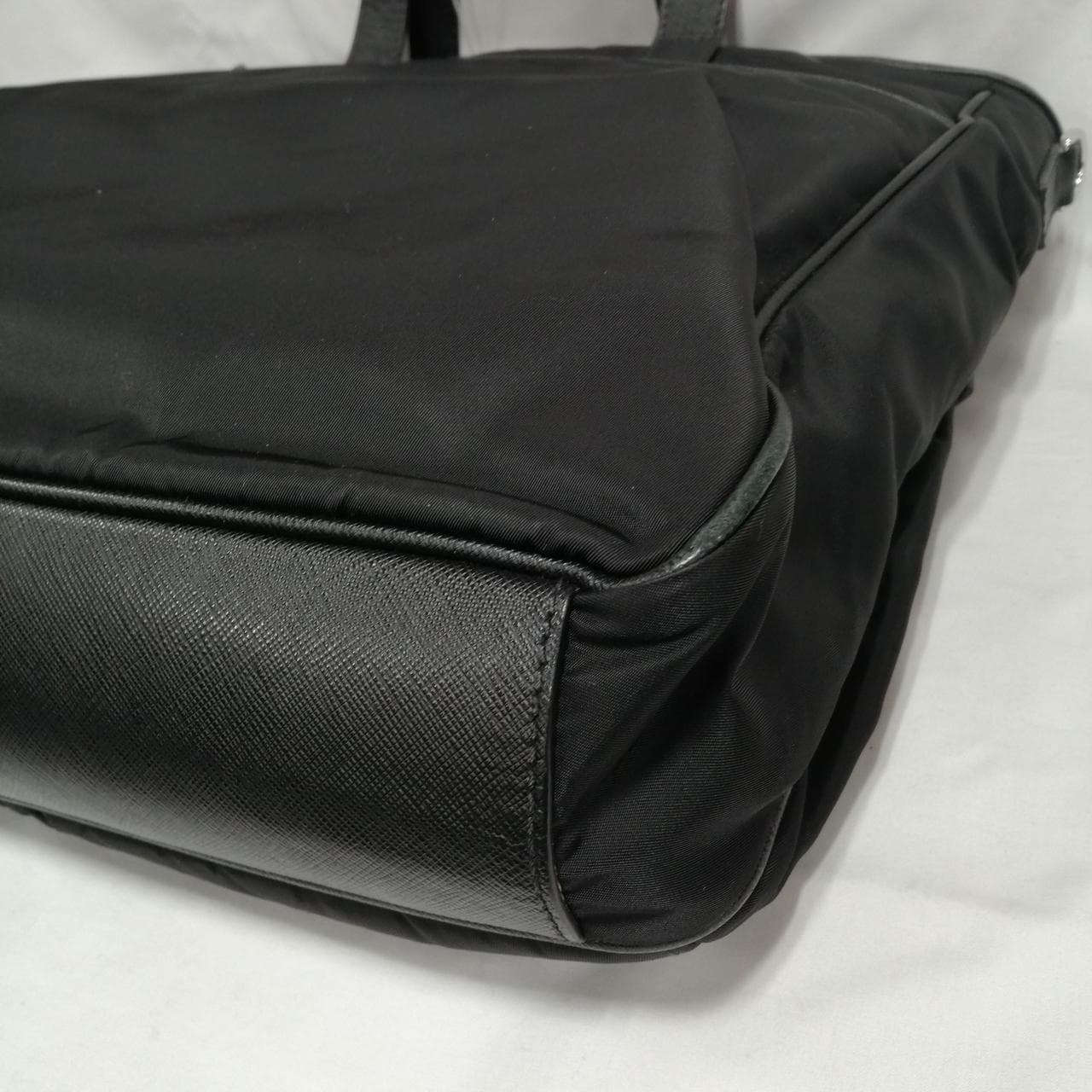 Tote bag BLK/250/handle deterioration and corner wear 3