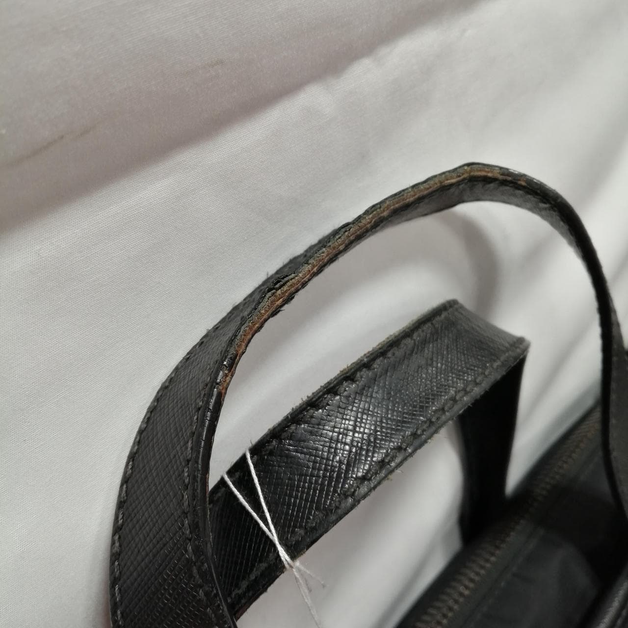 Tote bag BLK/250/handle deterioration and corner wear 4