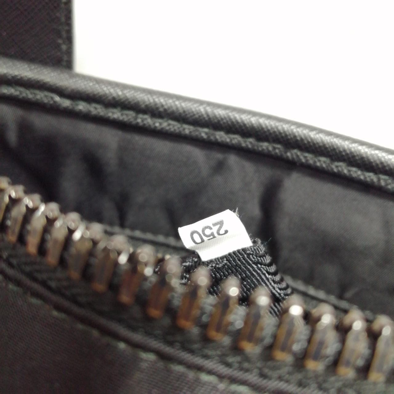 Tote bag BLK/250/handle deterioration and corner wear 8