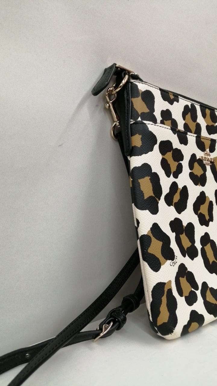 Shoulder bag leopard with scratches 3