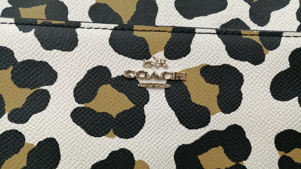 Shoulder bag leopard with scratches 4