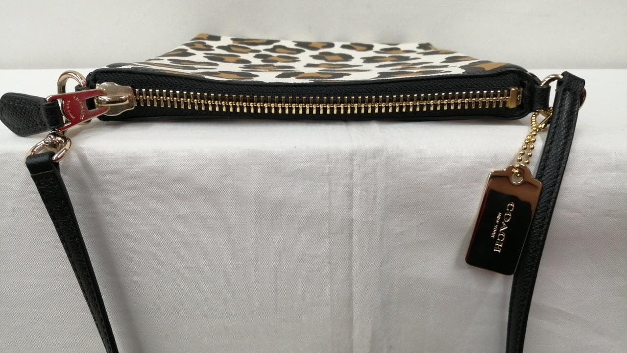 Shoulder bag leopard with scratches 9