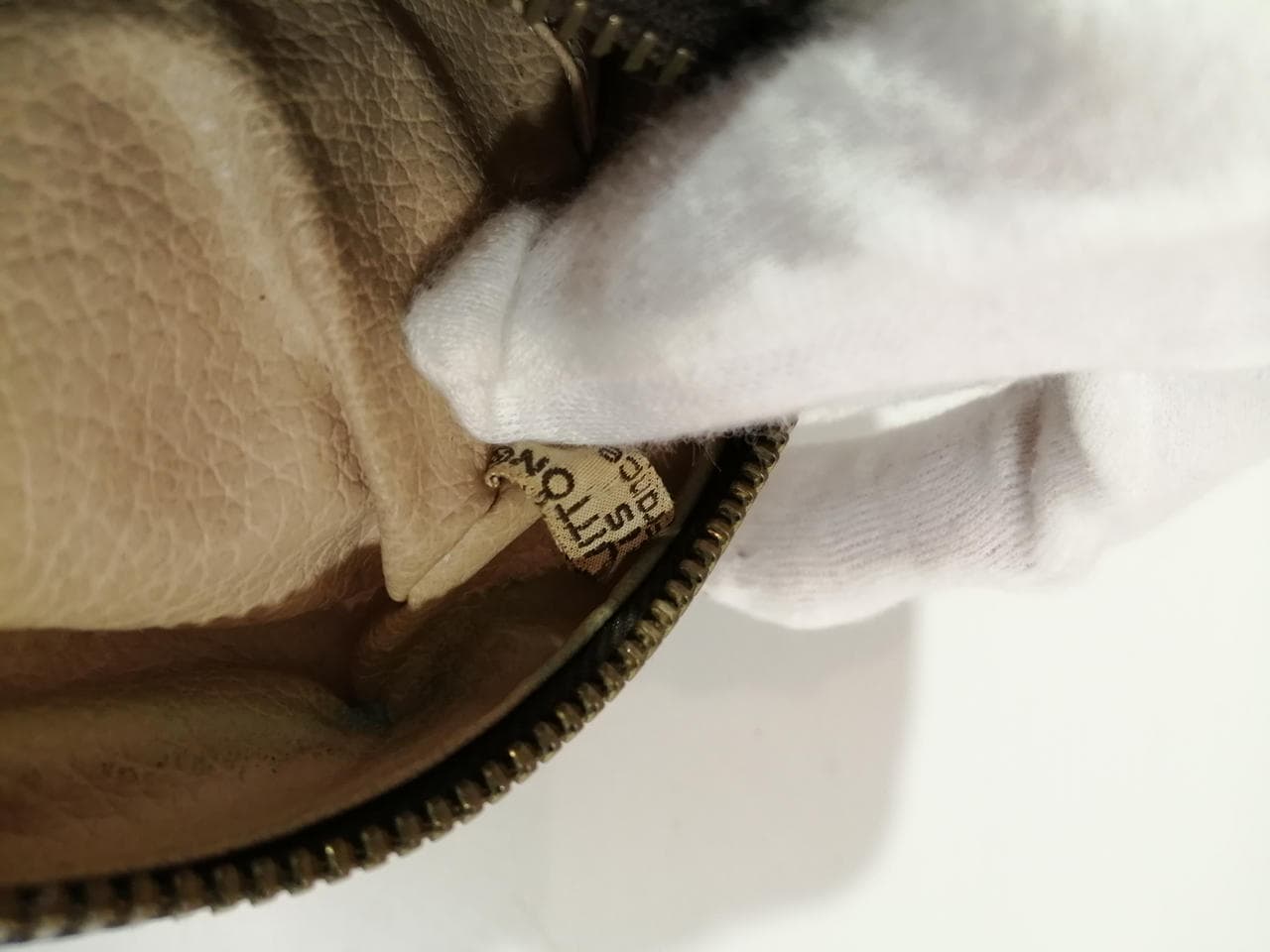 True Stowlet Monogram 7