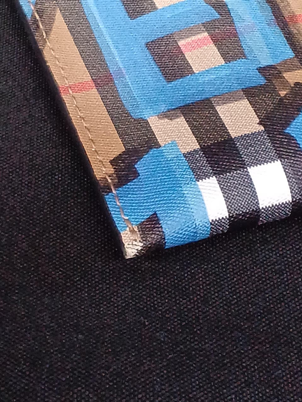 Graffiti print pouch vintage check 10