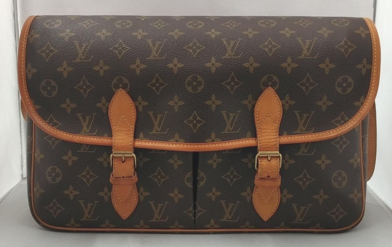 Gipeciere GM Shoulder Bag M42249