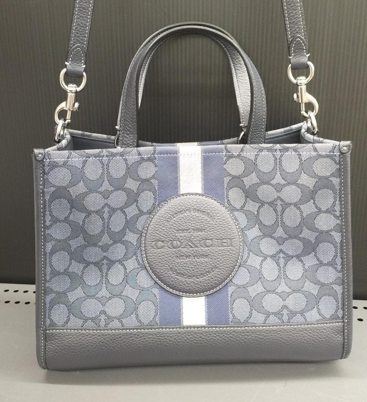 Coach Dempsey Tote Bag CO877