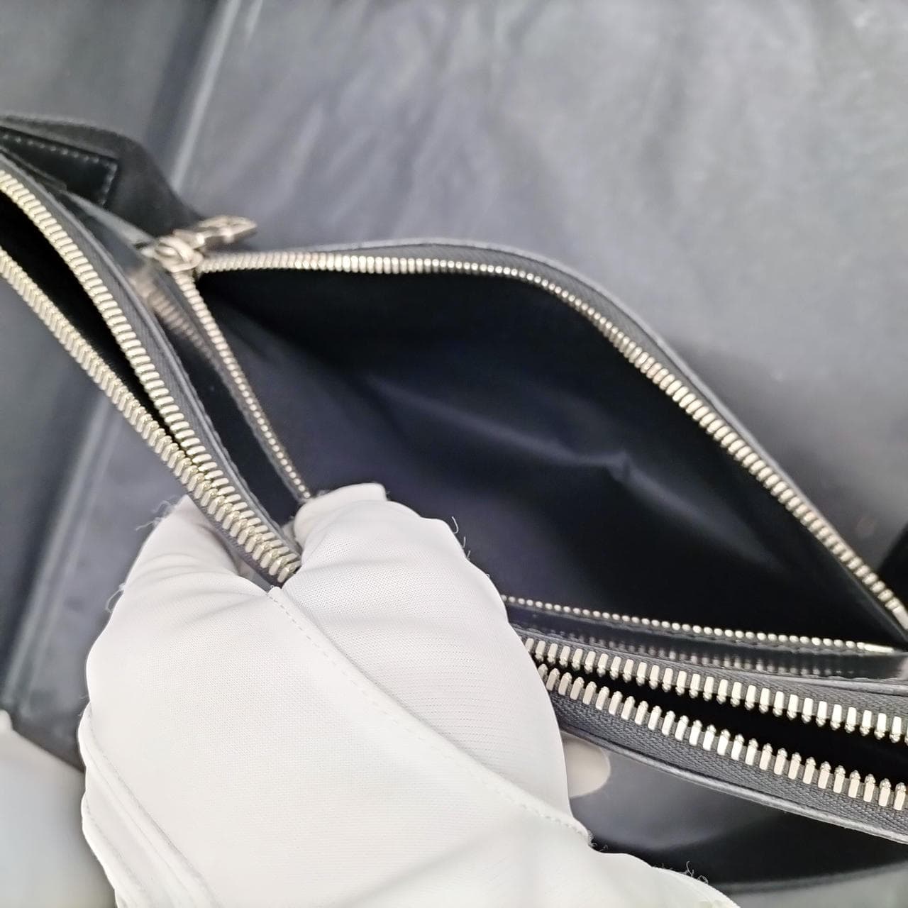 Damier Graphite Mick PM NM N40003 14