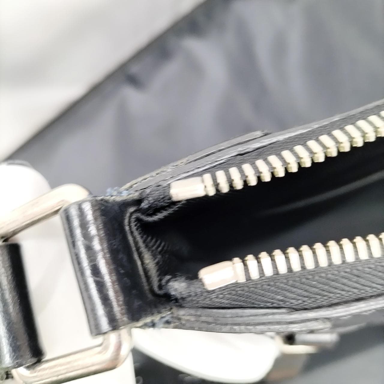 Damier Graphite Mick PM NM N40003 15