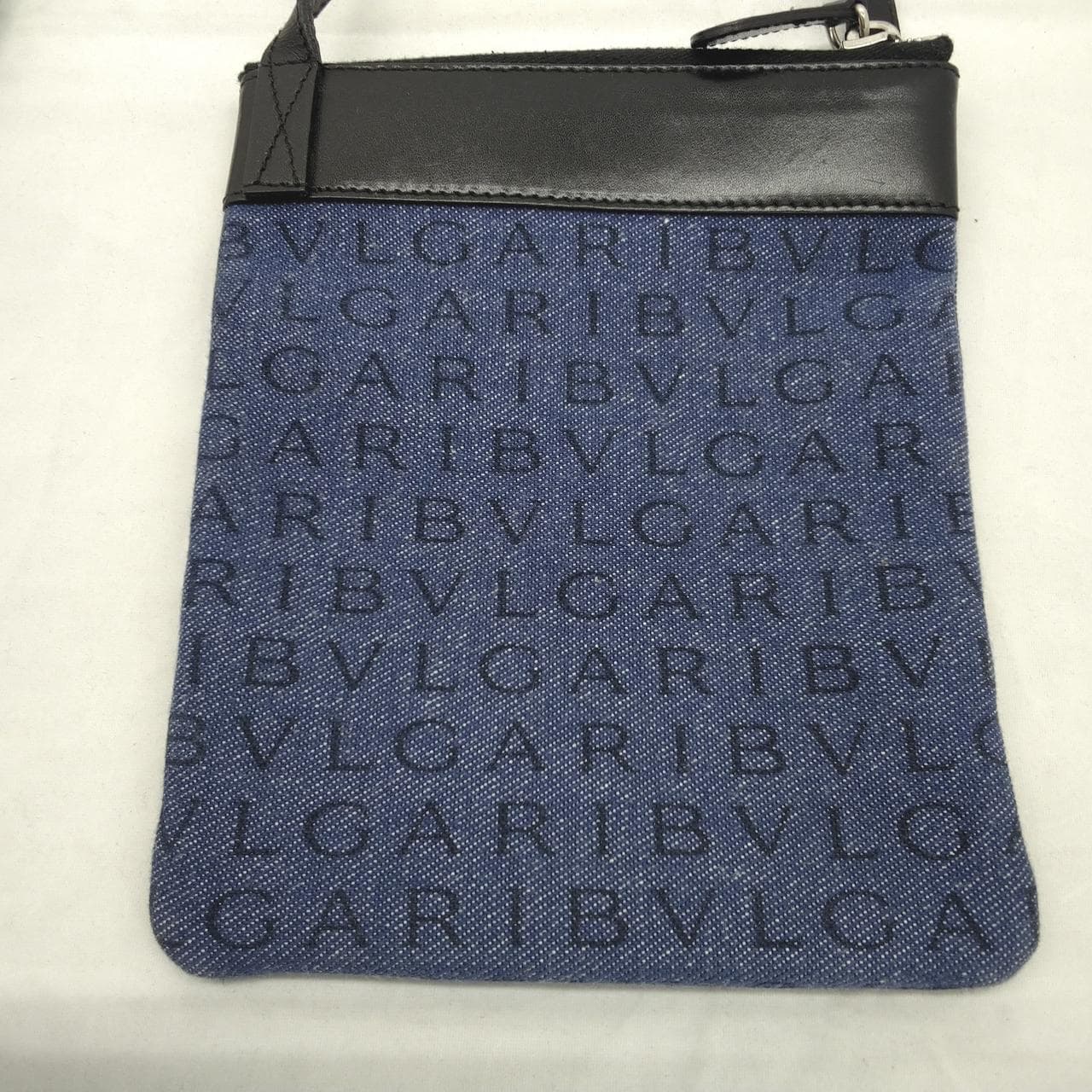 Shoulder Bag: Logomania 4