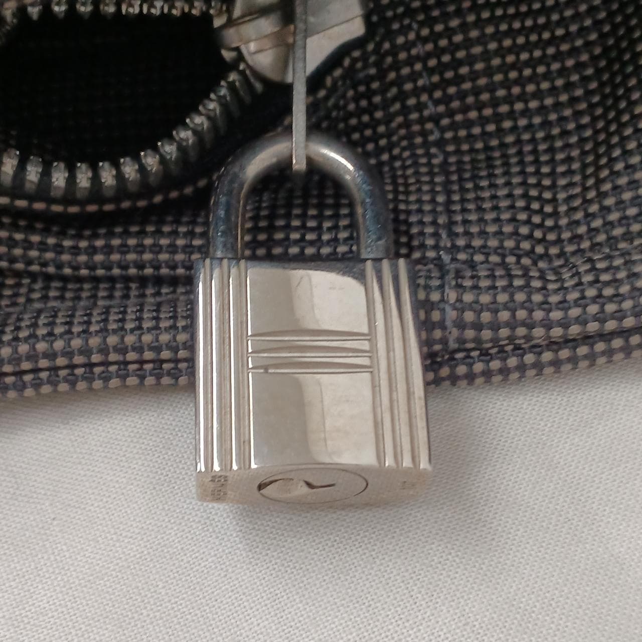 Air Line MM Tote Bag 8