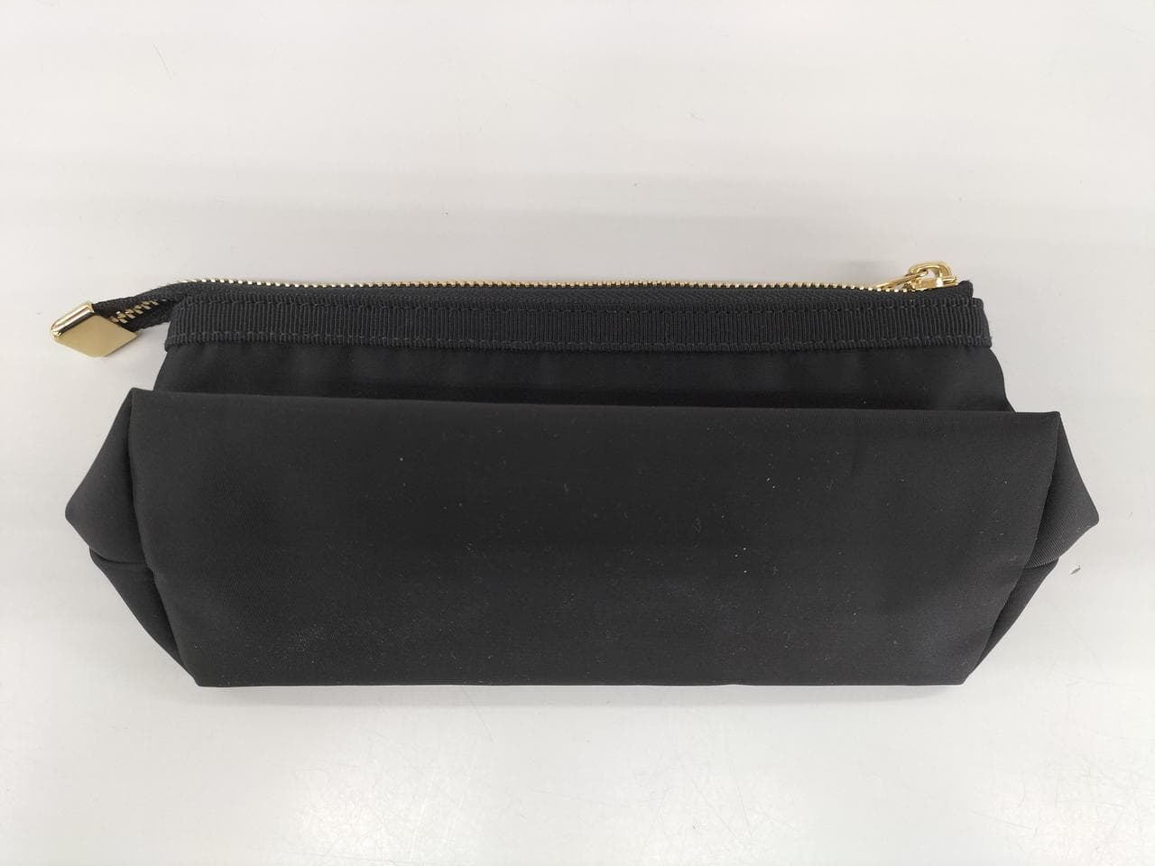 Velar Ribbon Pouch AU-22/0354 2