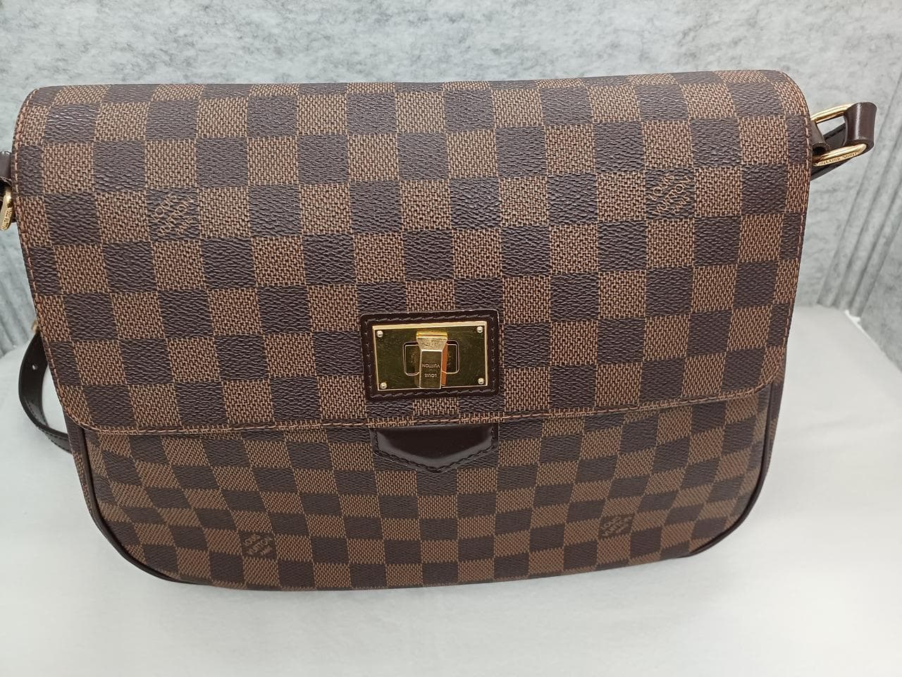 Buzzs Roseberry N41178 2