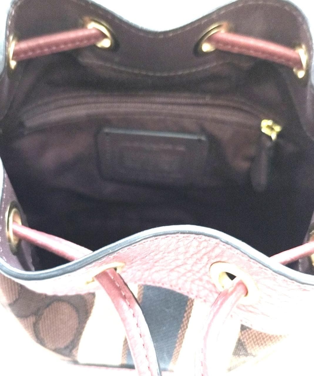 Dempsey Bucket 19 C7084 4