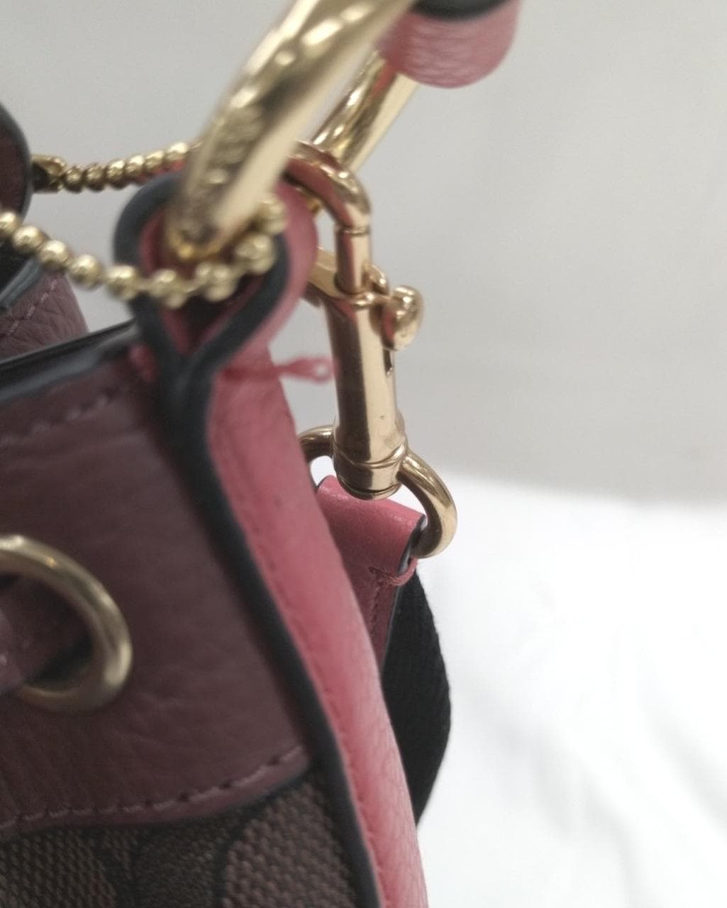 Dempsey Bucket 19 C7084 8