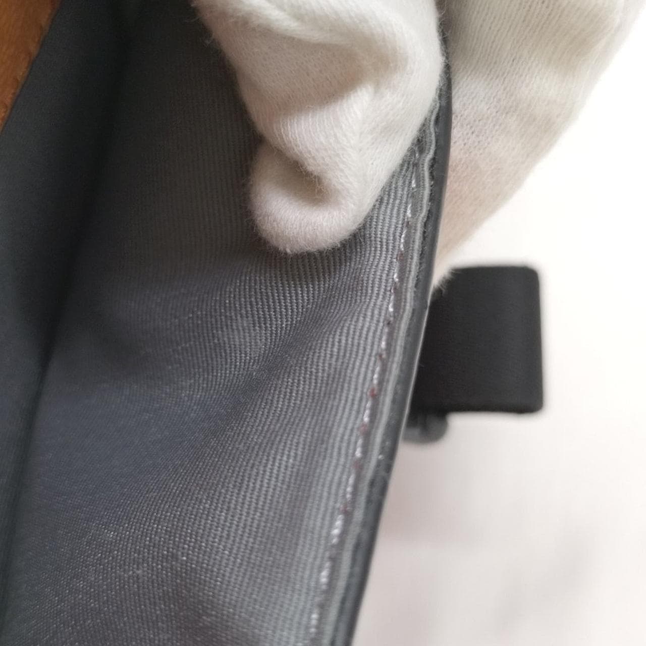 Track Crossbody C9839 8