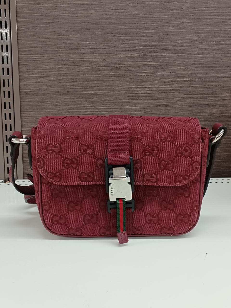 ●GG Canvas Shoulder Bag 802100