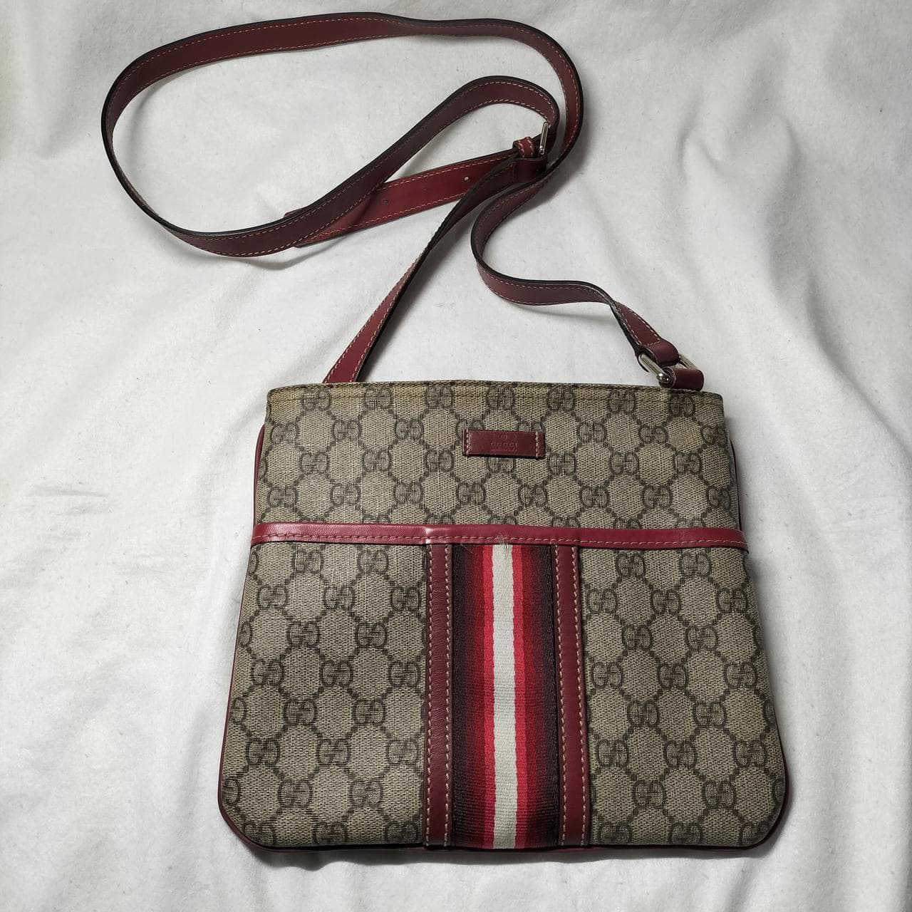 GG Supreme shoulder bag