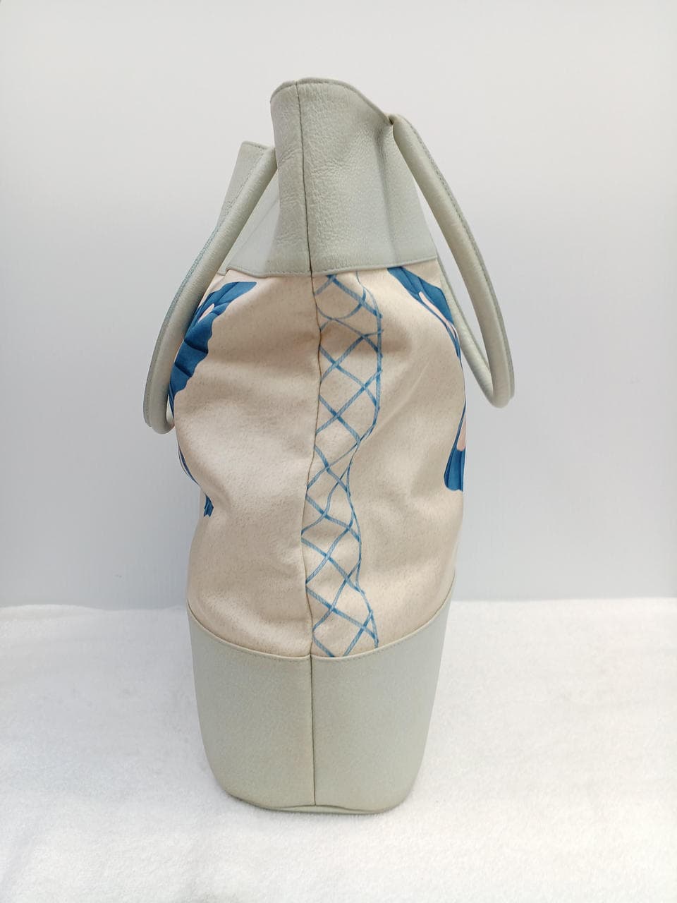 Tote bag WHT×BLU Butterfly and net print 4