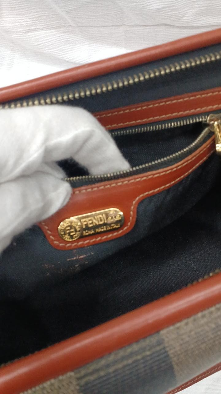 Handbag with pecan pattern 10