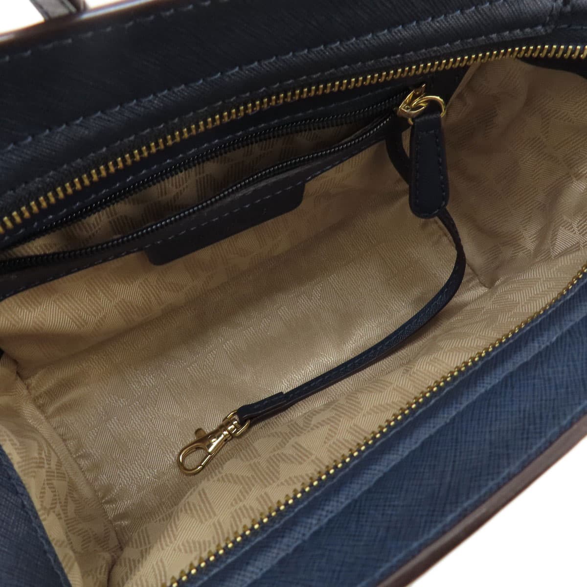 Michael Kors Studs Shoulder Bag Leather Ladies [Used] [Michael Kors] 5