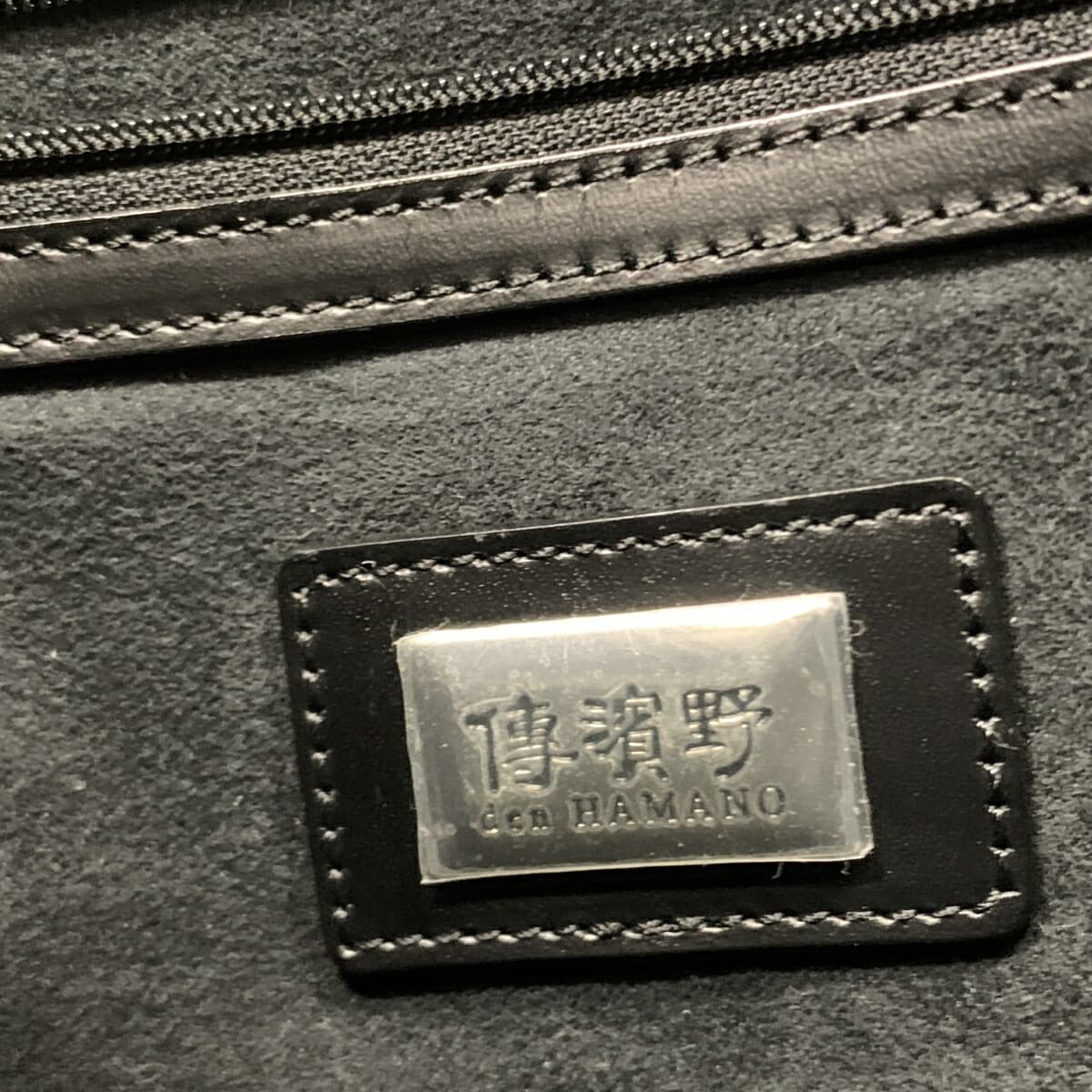 Denhamano 2WAY handbag in good condition, black leather with hair-on-hide leopard accents, multifunctional bag for women 6