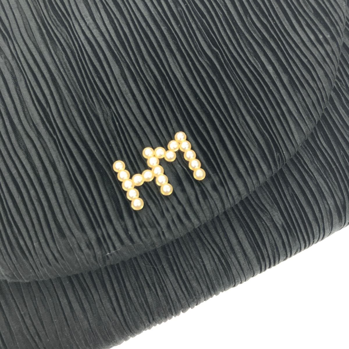 HANAE MORI handbag in good condition, black satin, HM logo/pearl handle/pleats, ladies' bag 6