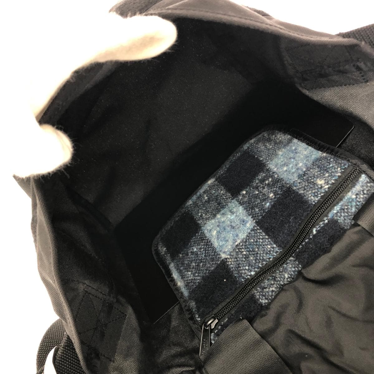 Manhattan Portage Woolrich Shoulder Bag Black/Navy Nylon/Wool Messenger Bag Check Pattern Unisex Crossbody Bag 6