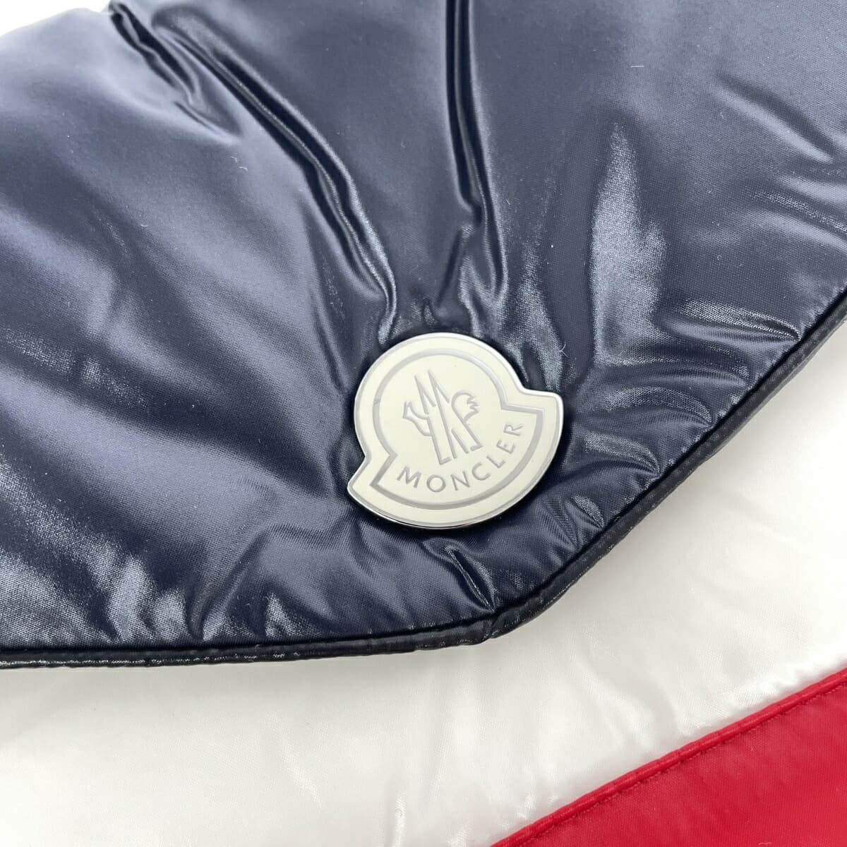 MONCLER BUSTA PIUMINO Clutch Bag Excellent Condition Multicolor Down Nylon Tricolor Unisex Second Bag 6