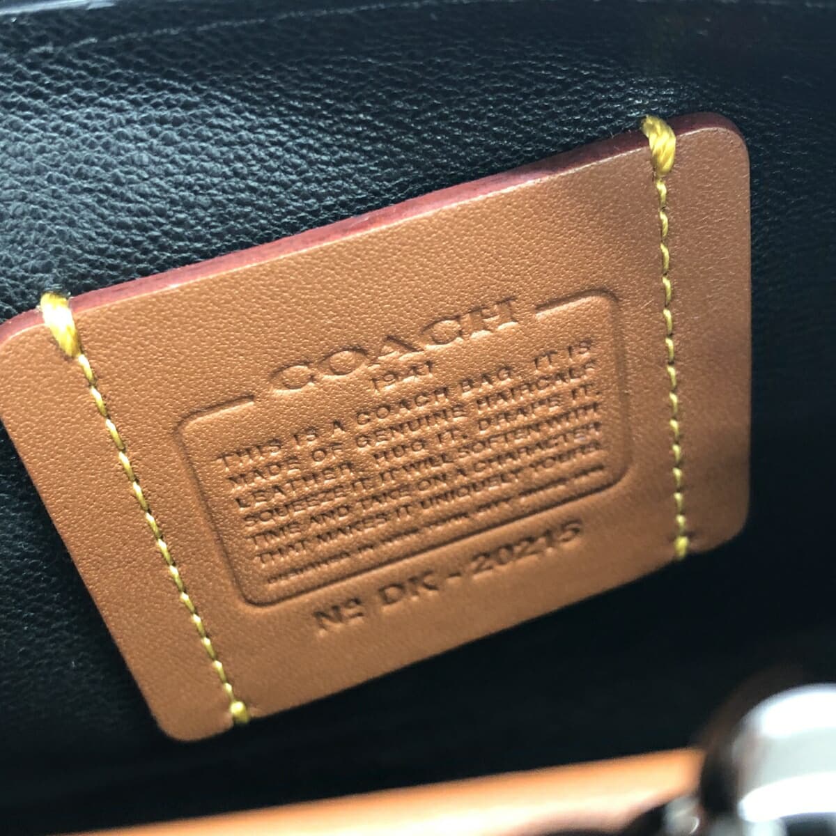 COACH Dinky 24 in excellent condition, floral pattern/turn lock/hair-on leather 38208, black, for women 7