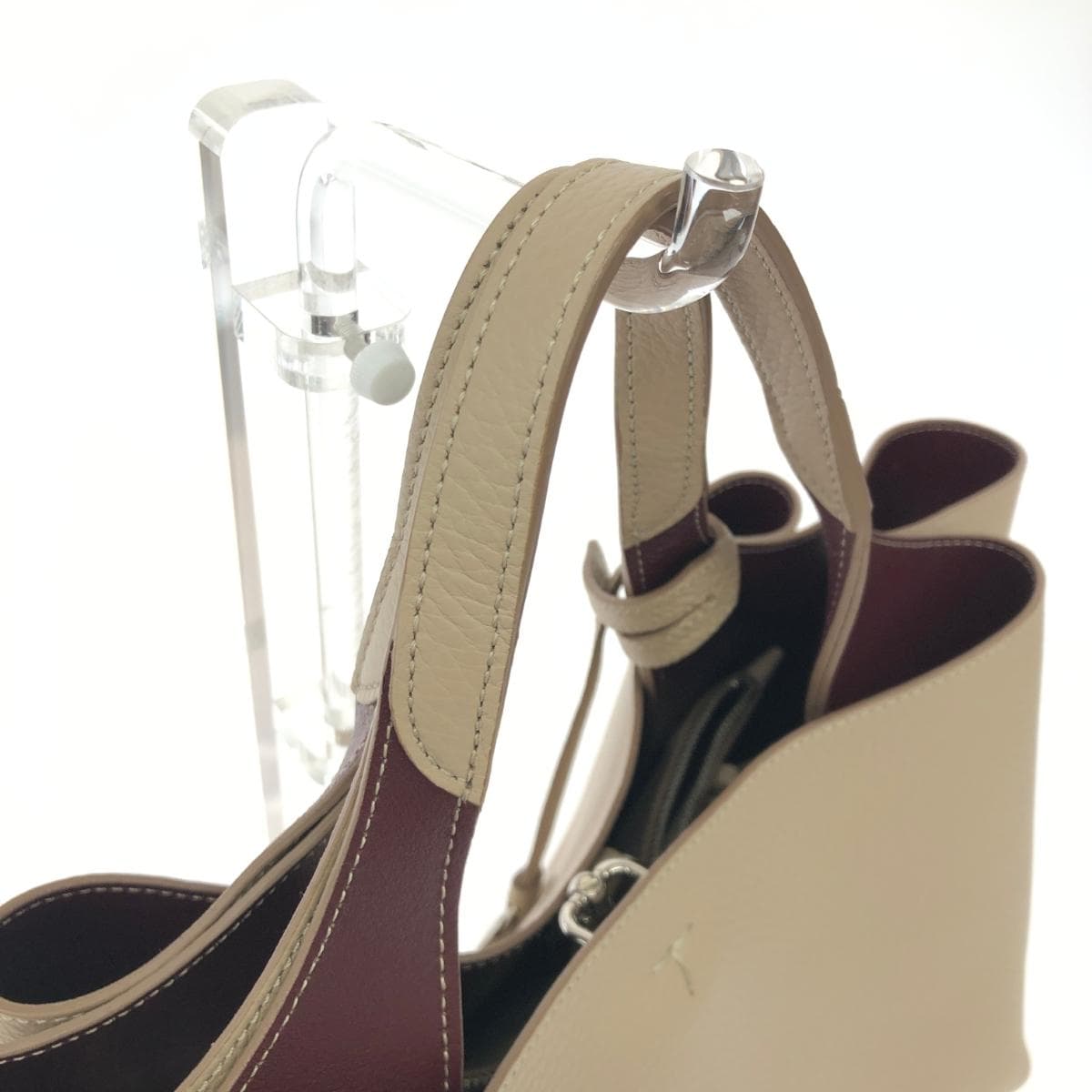 TOD'S 2WAY Bag in Excellent Condition APA 2 MANICI MINI TRAC LOGO Beige Women's 4