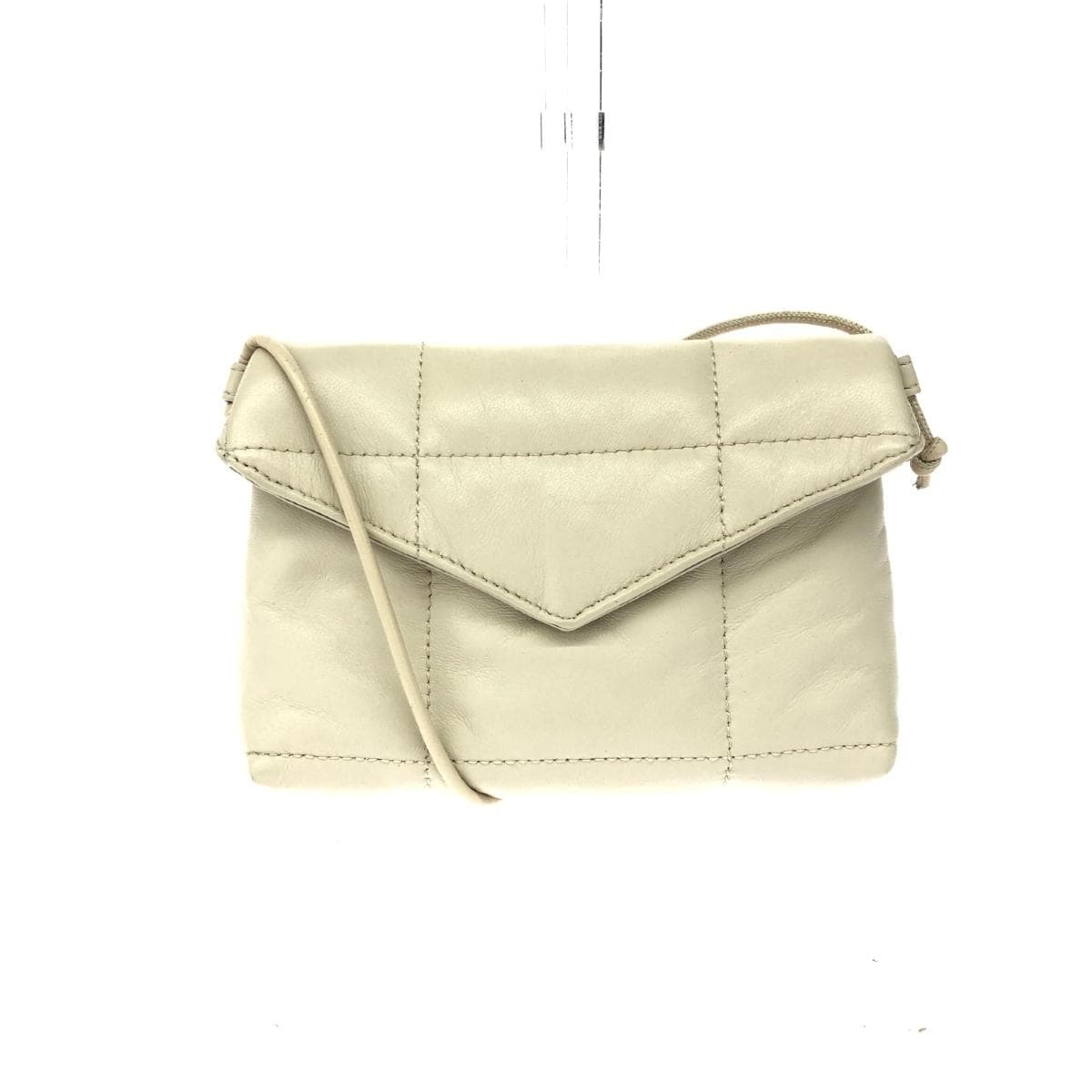 Anita Bilardi shoulder bag in good condition, quilted leather, white, for women