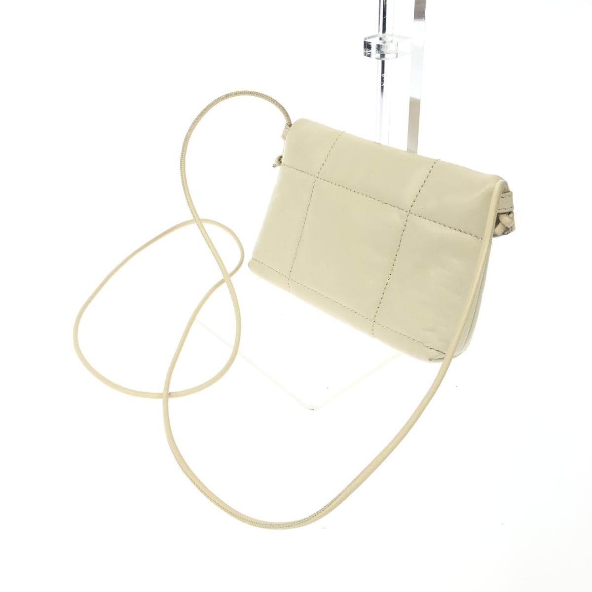 Anita Bilardi shoulder bag in good condition, quilted leather, white, for women 3