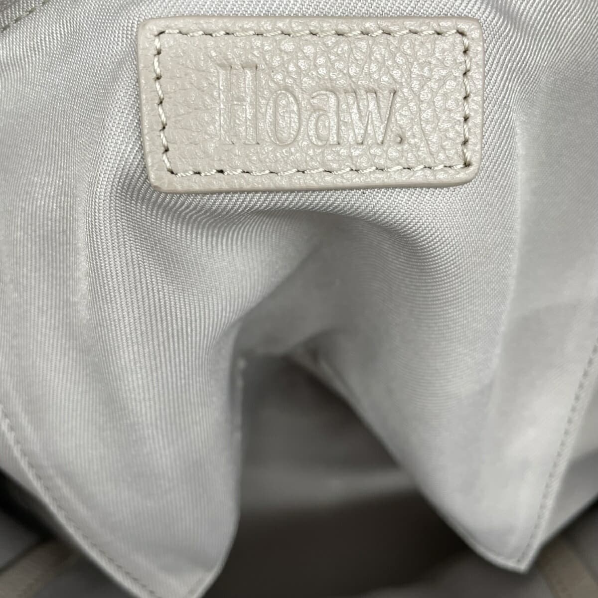 Hoaw. HaaU Boston bag Leather Greige Women's 6