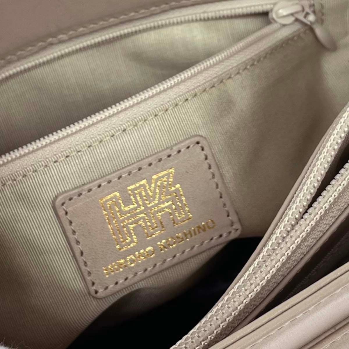 HIROKO KOSHINO Handbag in good condition, leather/gold hardware, 2WAY, beige, for women 6