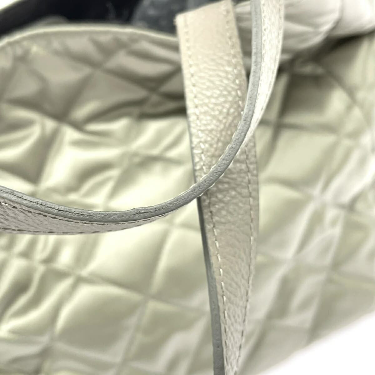 russet Lattice Quilted Tote Bag Quilted/Cloud Nylon Gray Women's 7