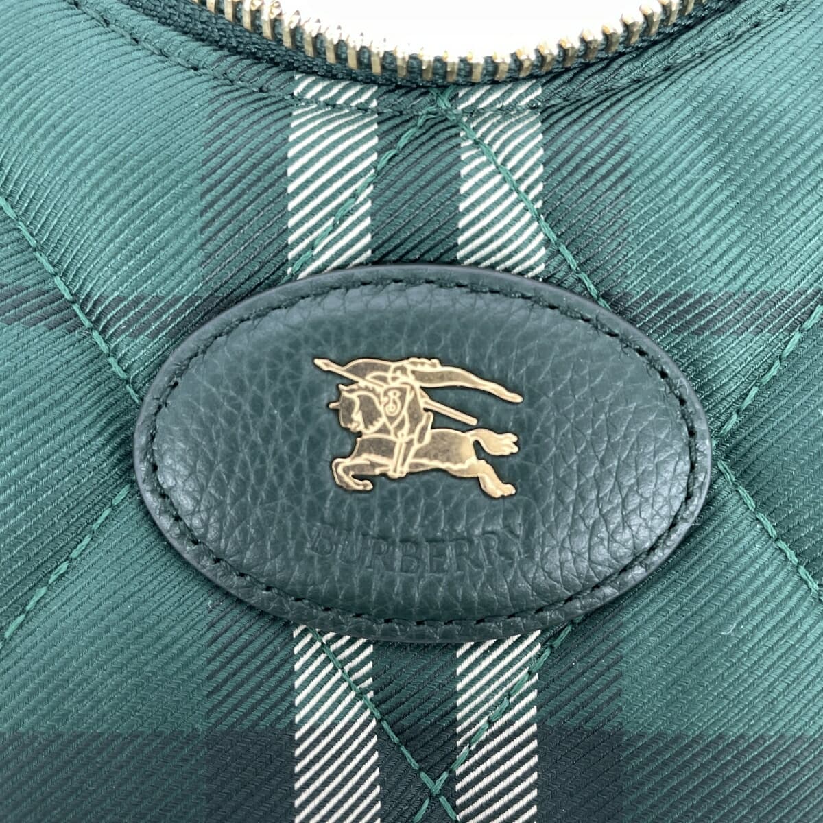 BURBERRY LONDON Shoulder Bag / Horseshoe Crossbody Bag in Excellent Condition Quilted Nylon 81113101 Green 8