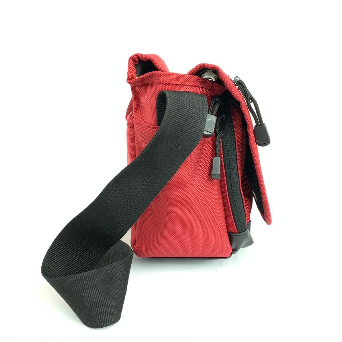 ETSUMI Etsumi Camera Bag Excellent Condition Nylon Red Unisex 2