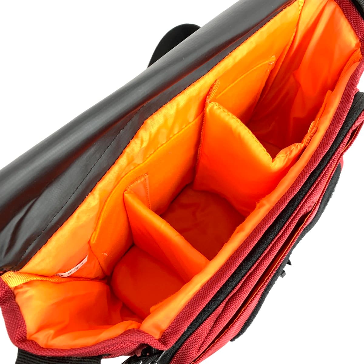 ETSUMI Etsumi Camera Bag Excellent Condition Nylon Red Unisex 6