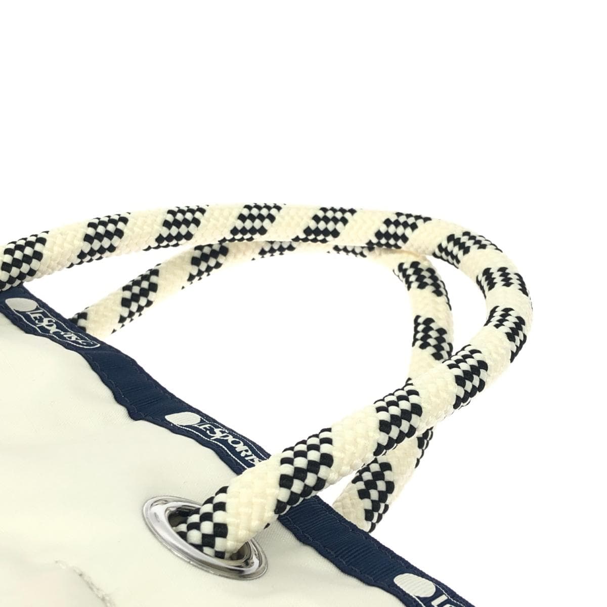 LeSportsac handbag in excellent condition, Katakana collection/reversible/MEDIUM, white, for women 5