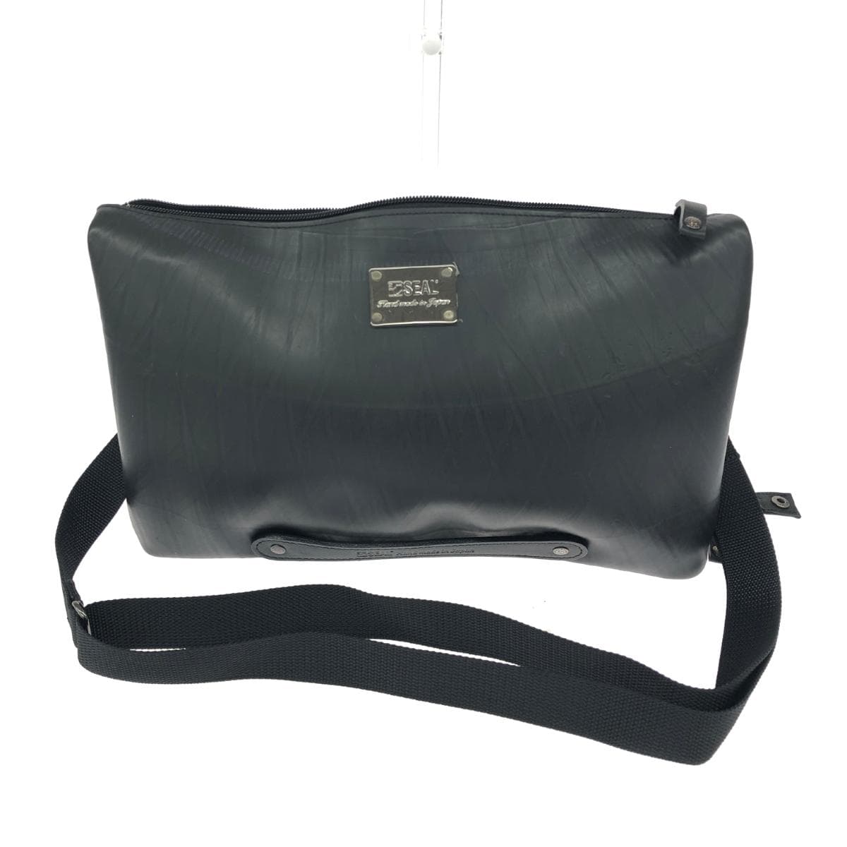 SEAL seal shoulder bag in good condition      Black unisex