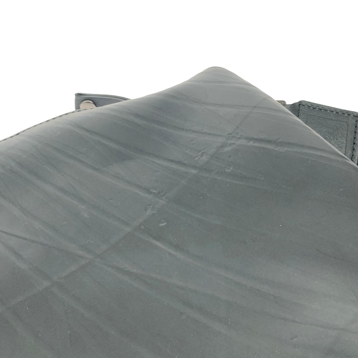 SEAL seal shoulder bag in good condition      Black unisex 8