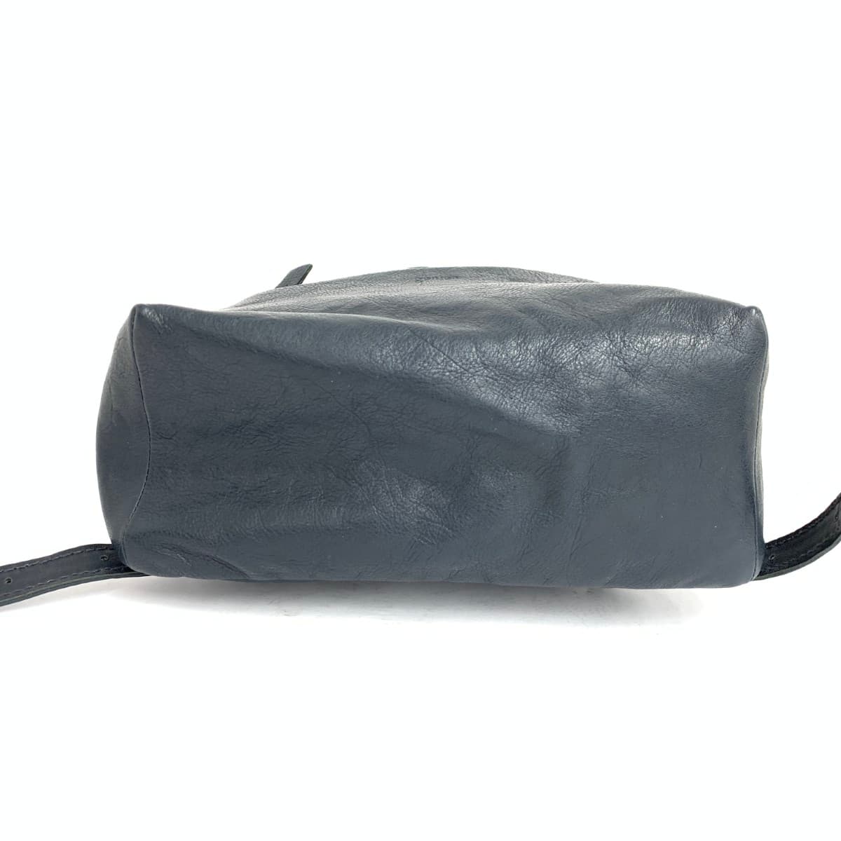 Genten backpack in good condition, logo embossed, goat leather, navy, for women 4